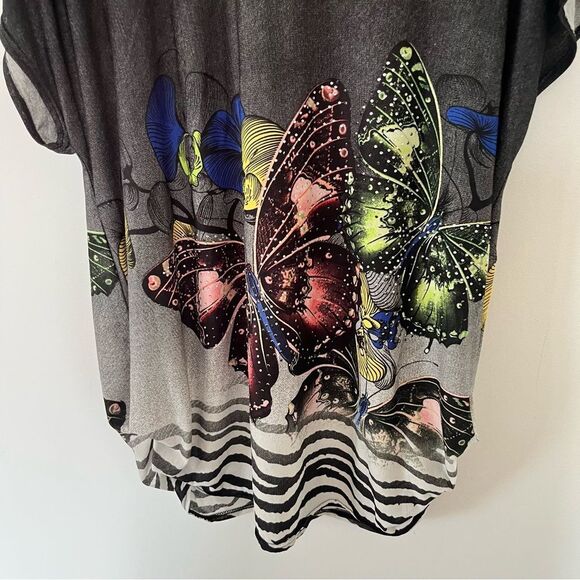 Black Butterfly Graphic Printed Loose Drop Shoulders Short Sleeve Blouse - Picture 8 of 8